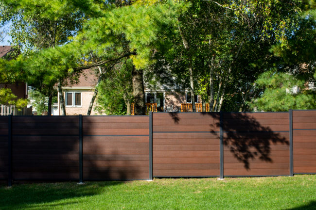 Modern Composite Horizontal Privacy Fence with Aluminum Posts and Rails