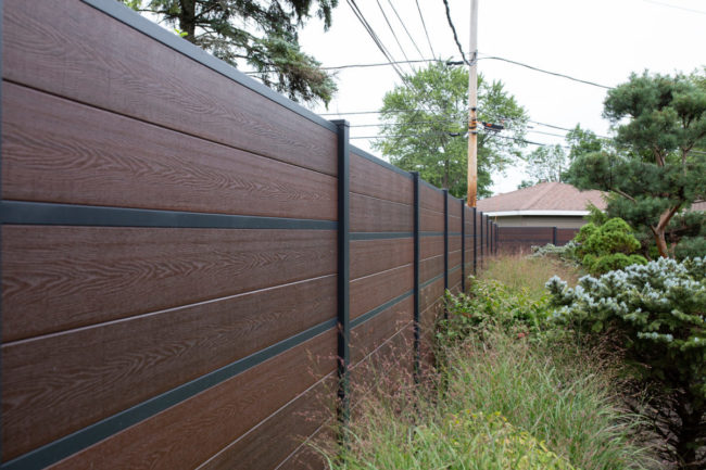 Modern Composite Horizontal Privacy Fence with Aluminum Posts and Rails