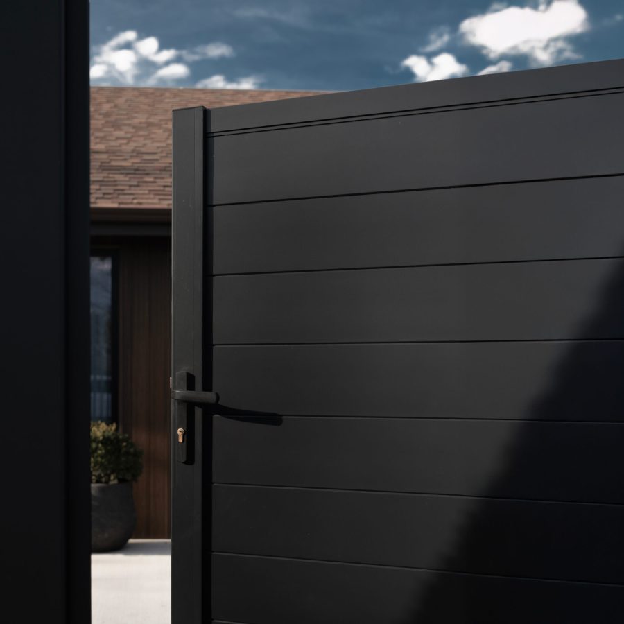 Black gate