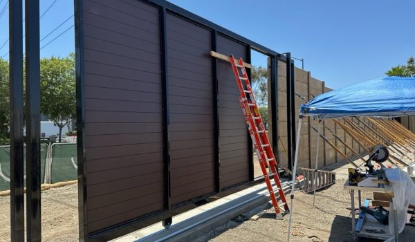 Greenwood composite fence commercial (1)